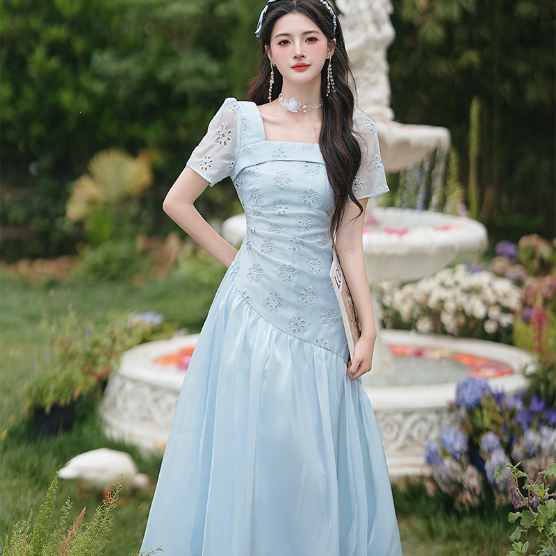 1745222113327_212018.jpg French Style 3D Embroidered Cutout Dress