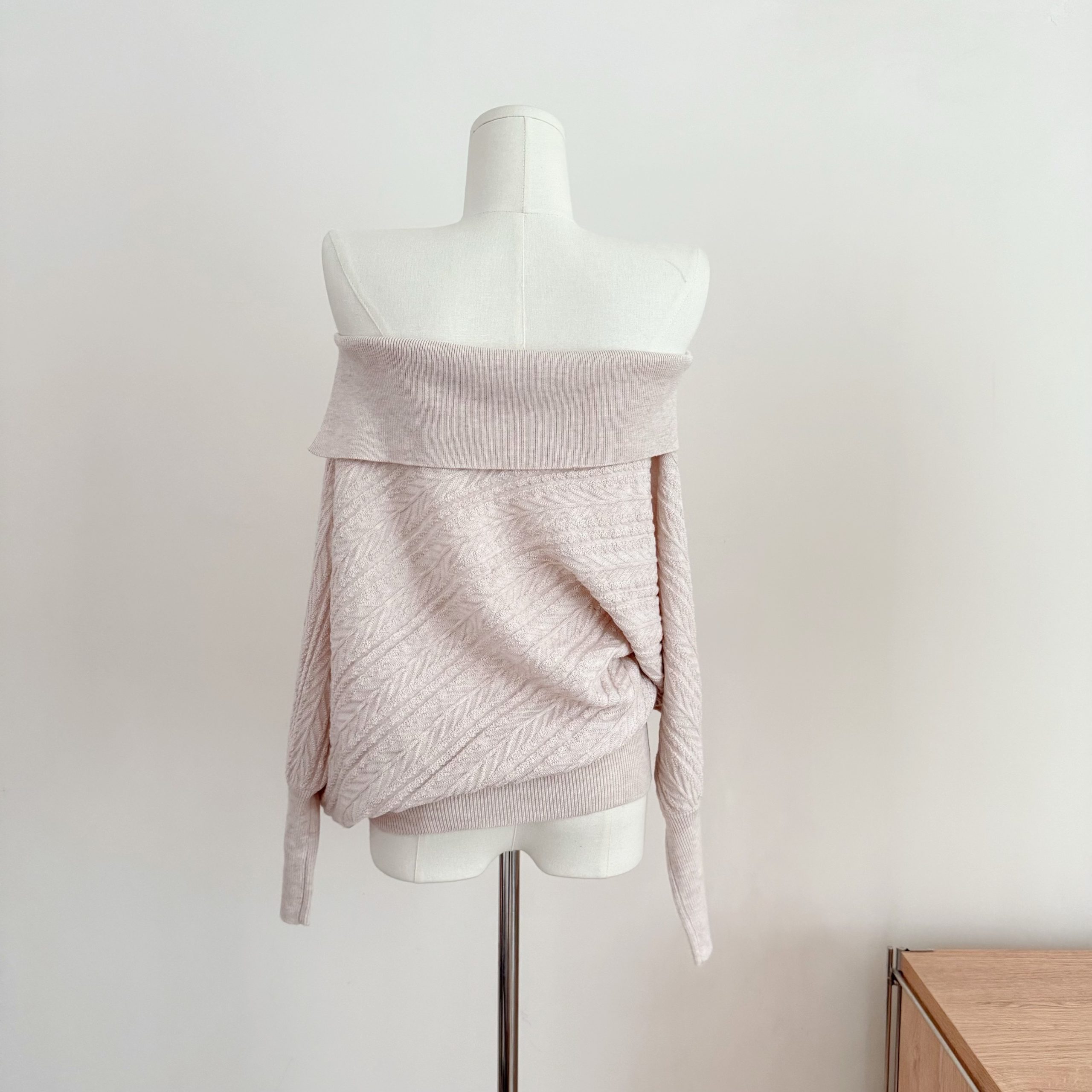 1756029848847_ZYRjEz.jpeg JAYKY YANG Women Pink Wool Turn-Down Collar Long Sleeve Cable Knit Sweater Irregular Knit Top