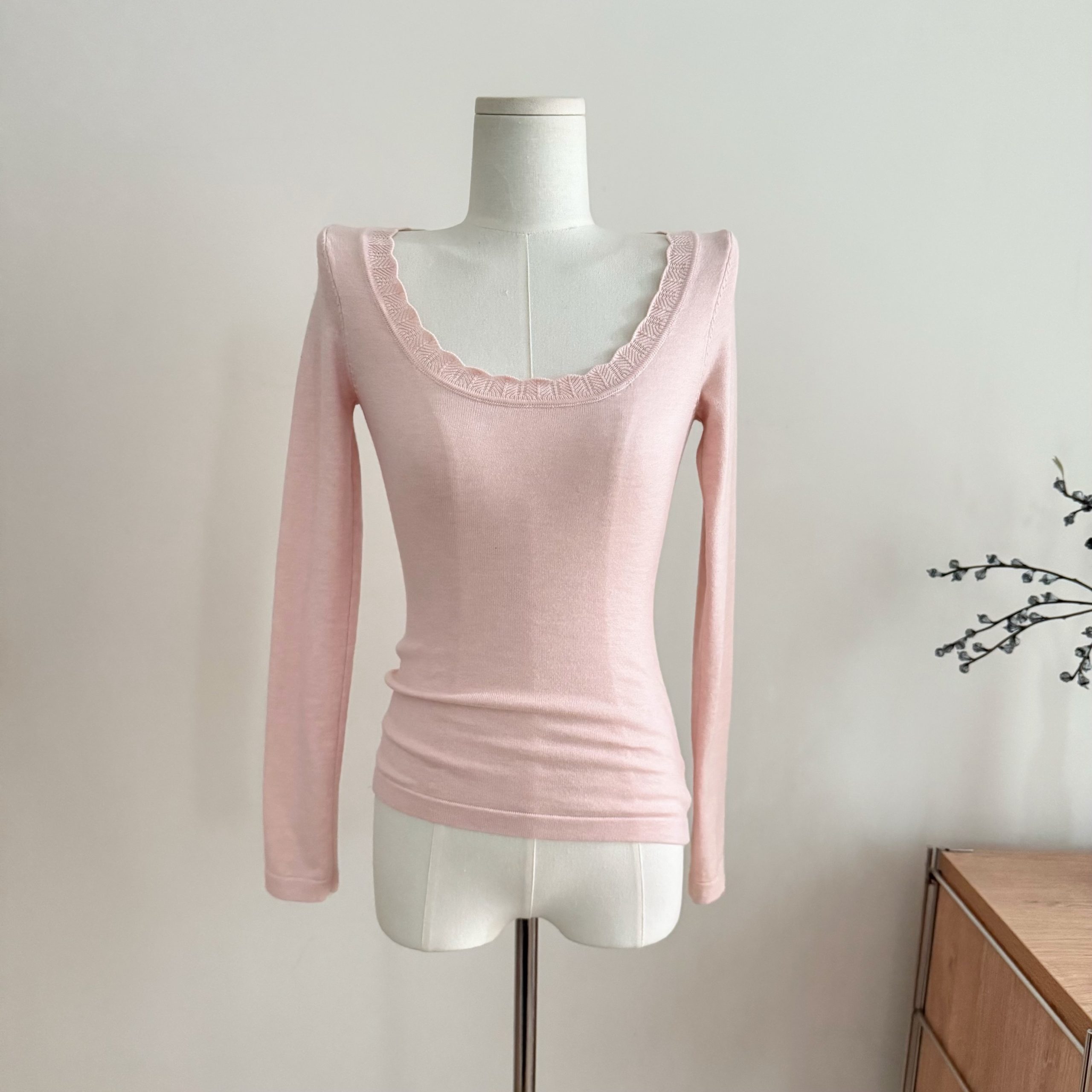 1763453799459_4NROuO.jpeg Suuuicee Women's Knit Base Layer Top with Lace Trim and Round Neck