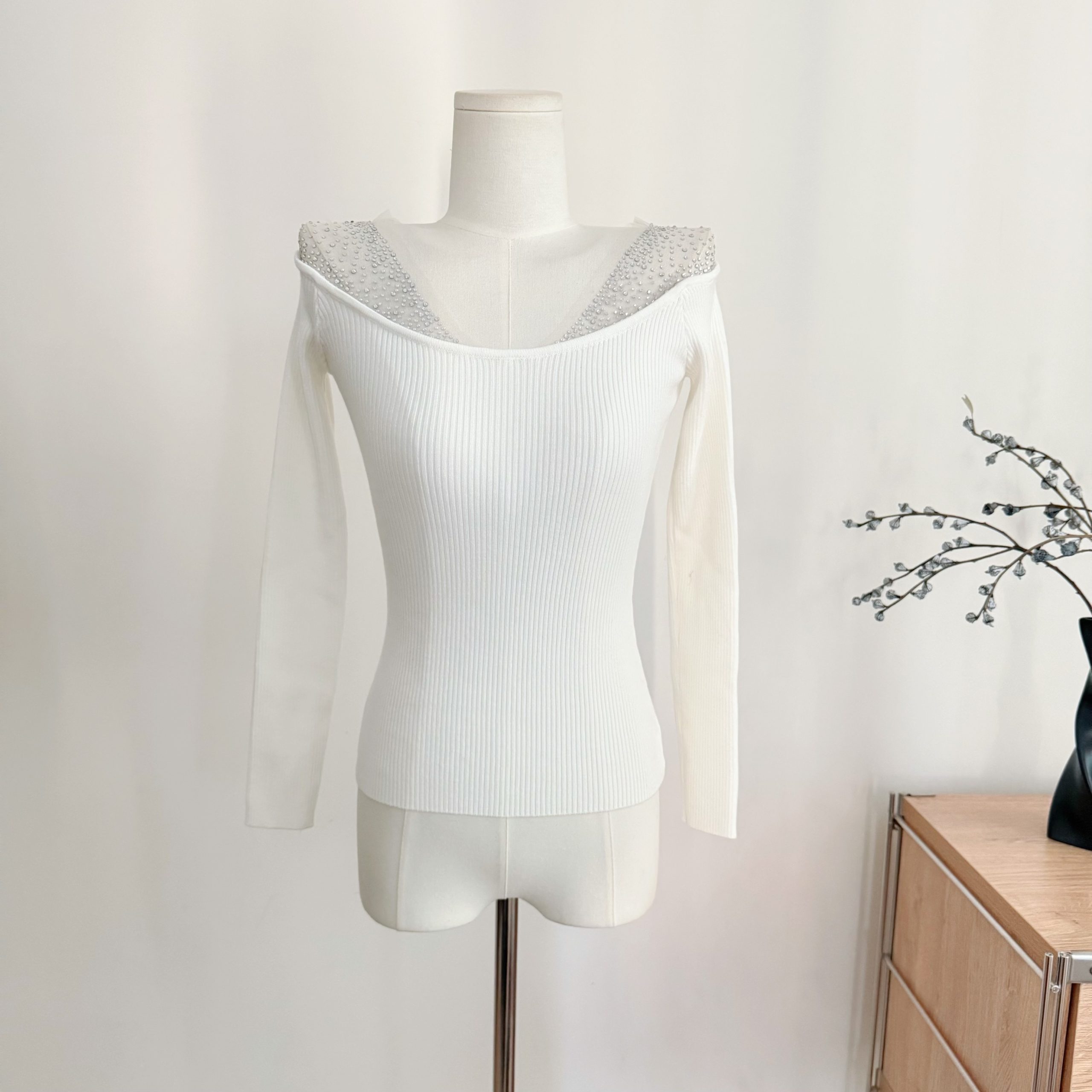 1764403819690_hpDTW8.jpeg Aurora Dream Embellished Knit Top with Wool for Women