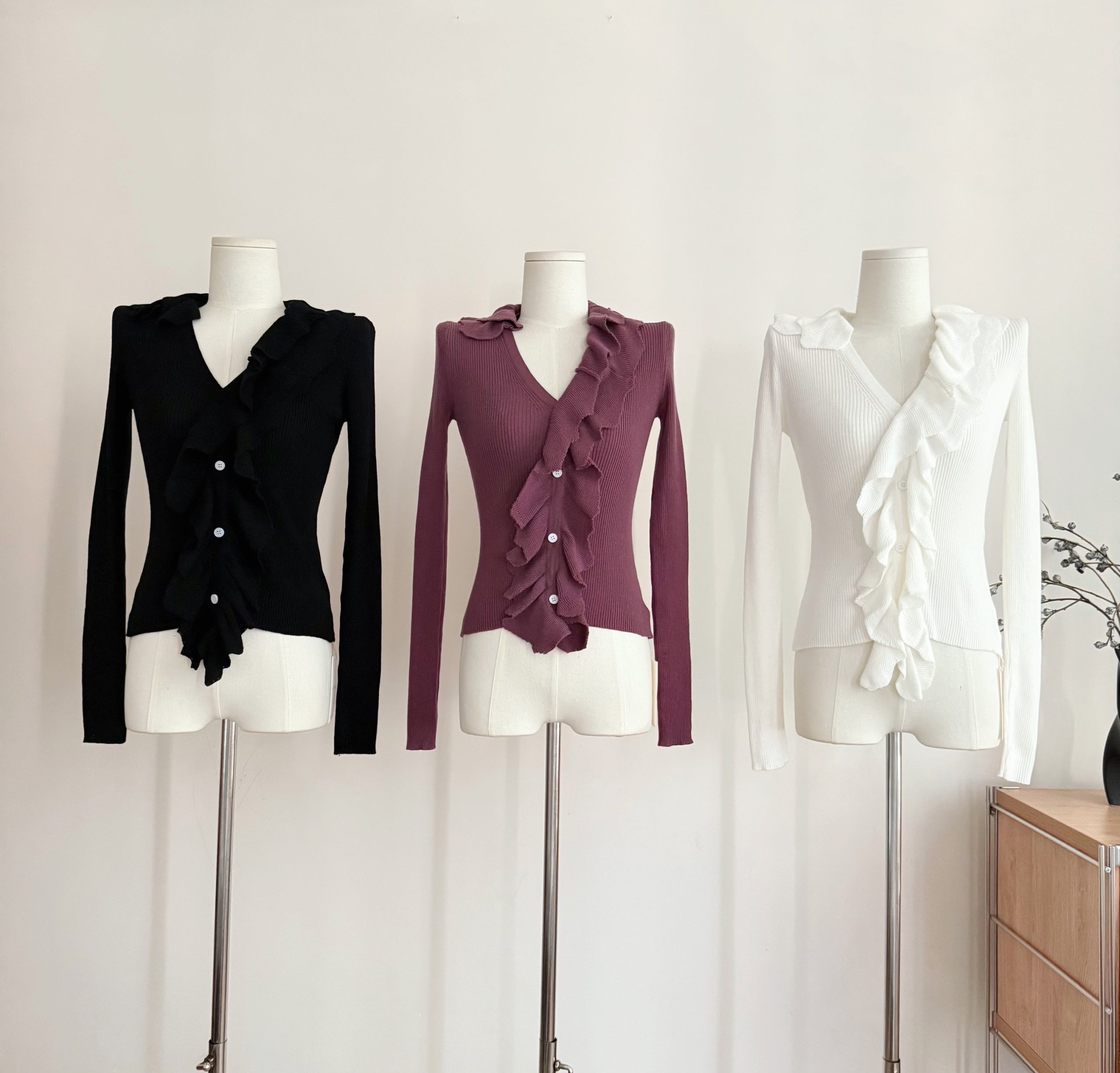 1767944823897_mDgdlS.jpeg Sweet Lace Trim Detachable Knit Cardigan Thin Long Sleeve Women