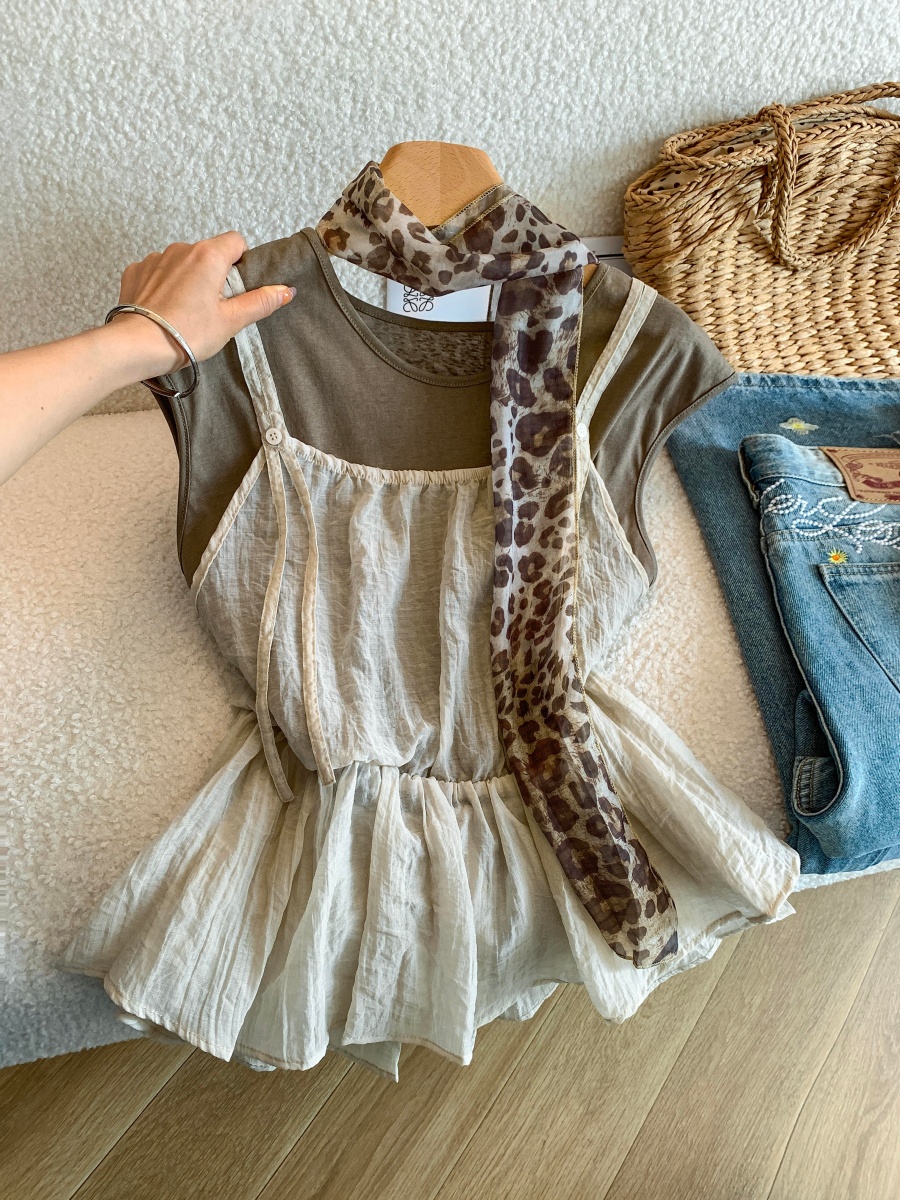 1779894453999_lmlhs1.jpg Women's Summer Two-Piece Set with Flutter Sleeve Top and Camisole - Style 078cb5